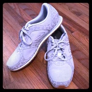 EUC New Balance 555 sneakers